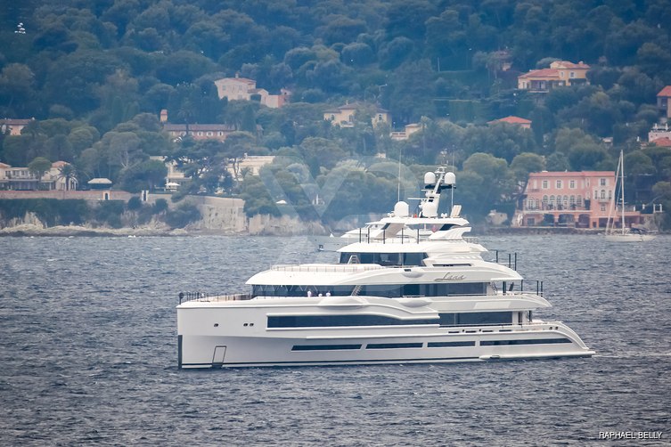 Mar yacht exterior 50