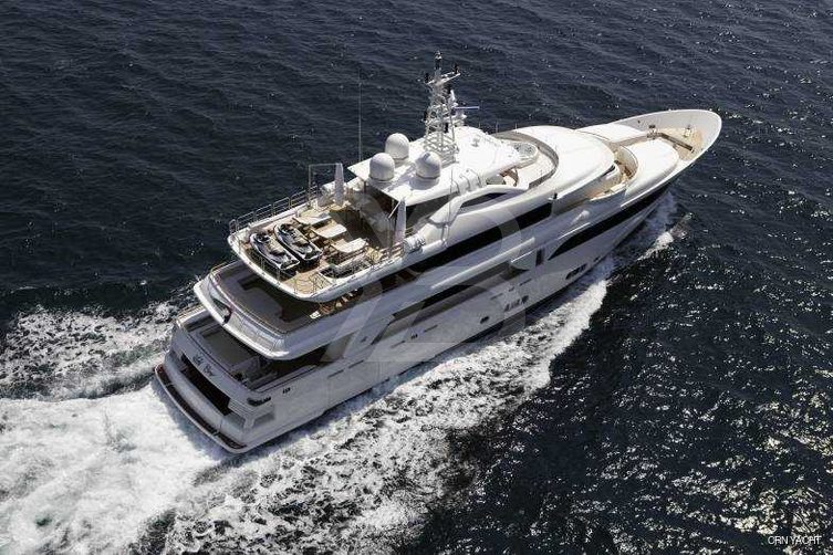 Palatial yacht exterior 3