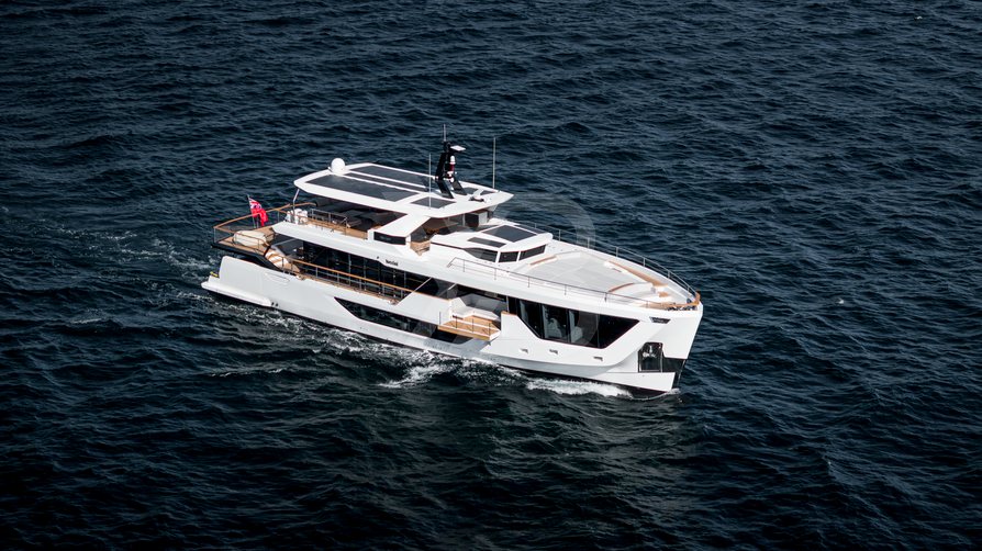 Tuccini yacht exterior 3