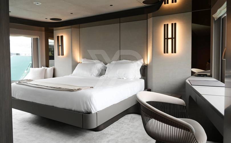 Alma III yacht interior 12
