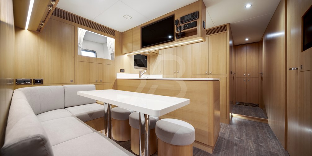 To-Kalon yacht interior 16