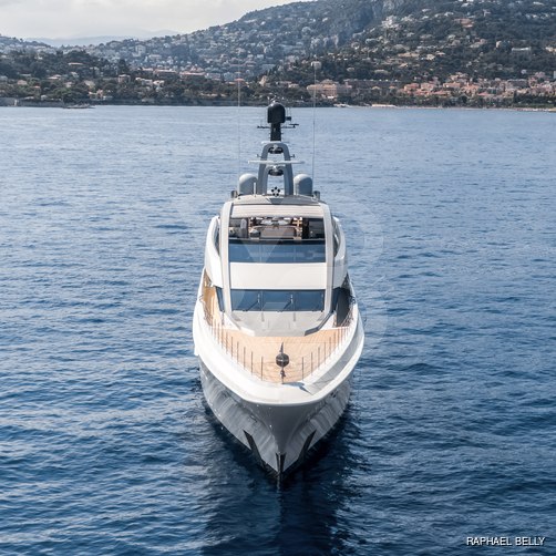 Halo yacht exterior 13