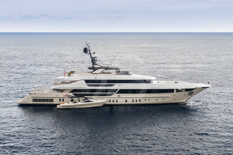 Aily yacht exterior 6