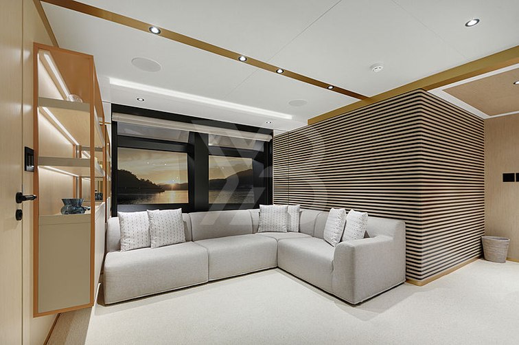 Saint V yacht interior 14