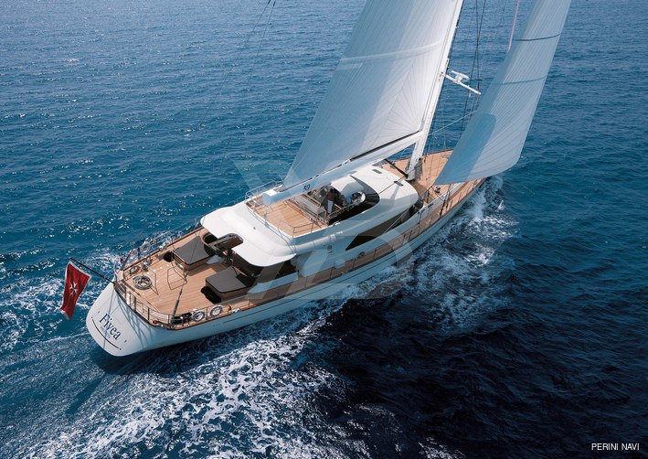 Fivea yacht exterior 5