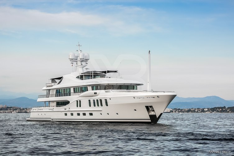 Neninka yacht exterior 30