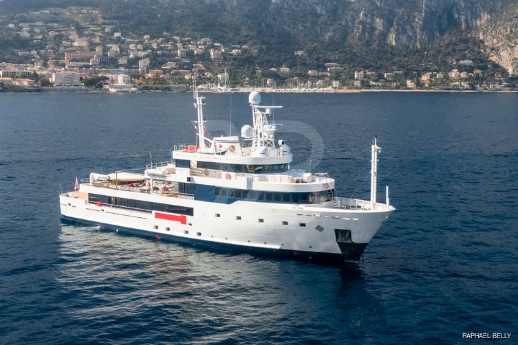 Tribu yacht exterior 16