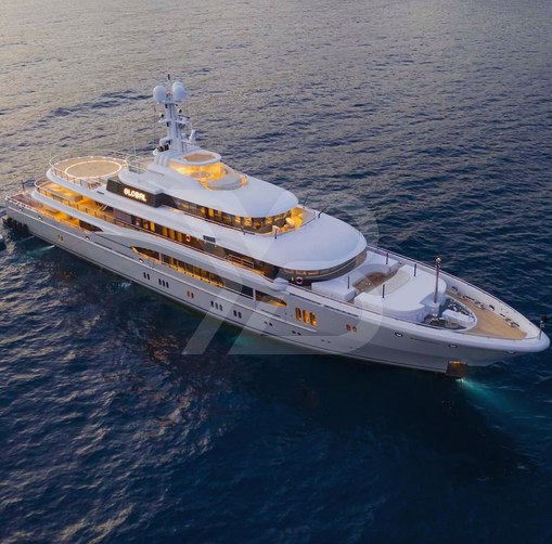 Global yacht exterior 7