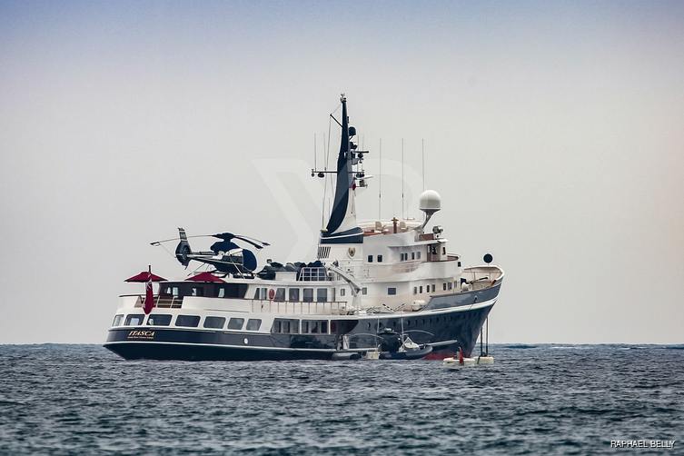 Itasca yacht exterior 2