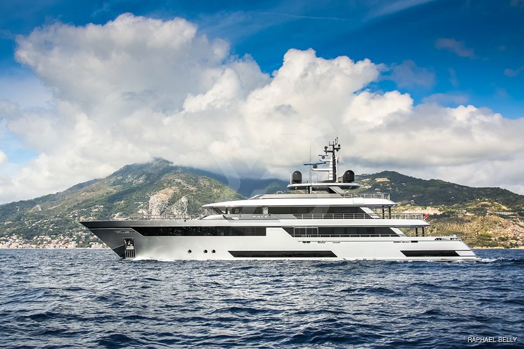 Kinship yacht exterior 23