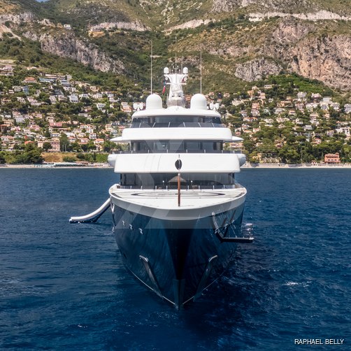 Symphony yacht exterior 27