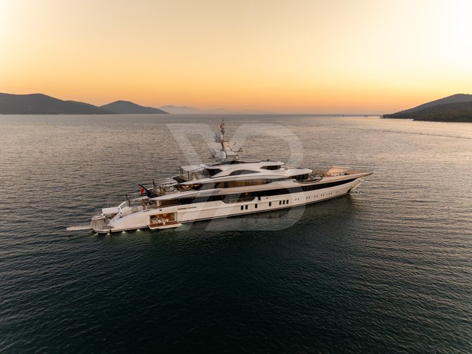 Al Reem yacht exterior 6