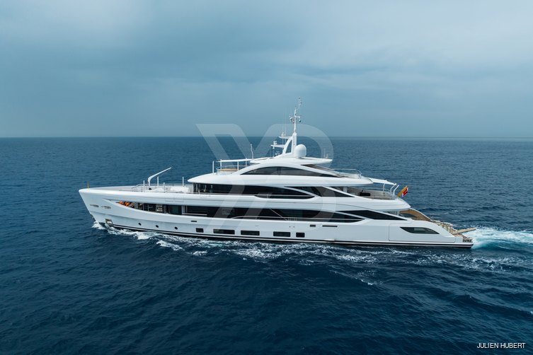 Lady I yacht exterior 21