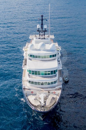 Le Grand Bleu yacht exterior 3