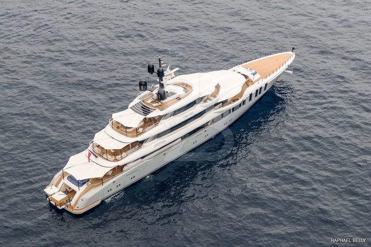 Roe yacht exterior 15