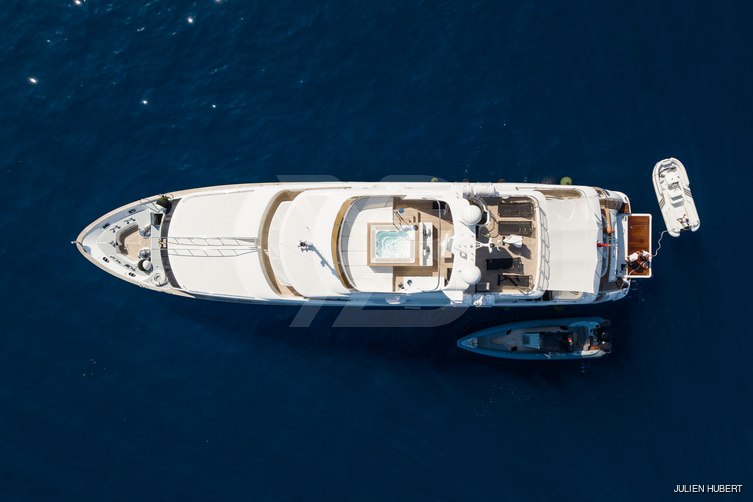 Frish yacht exterior 8