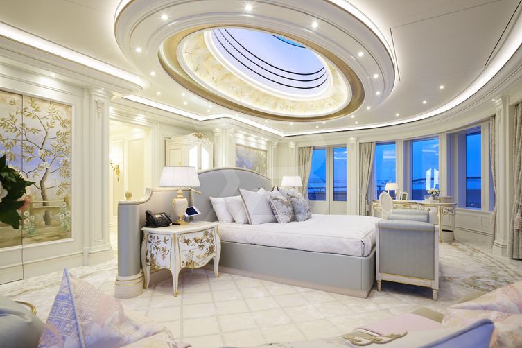 Alaiya yacht interior 21