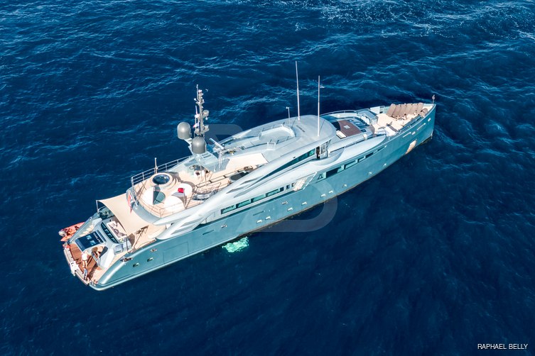 Queen Alla yacht exterior 4