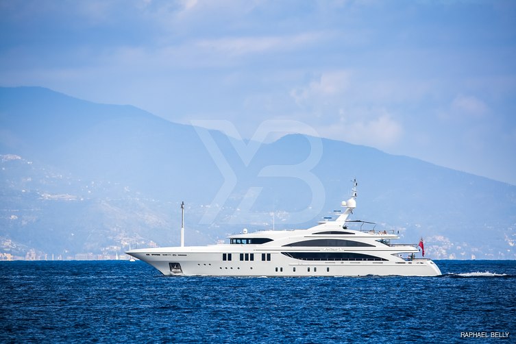 La Blanca yacht exterior 16