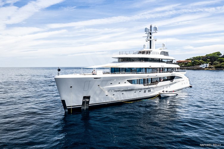 Energy yacht exterior 18