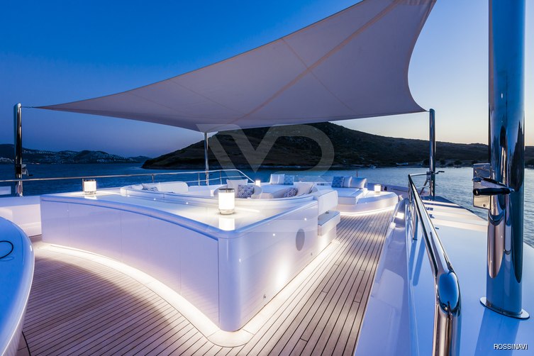 Vellmari yacht exterior 4