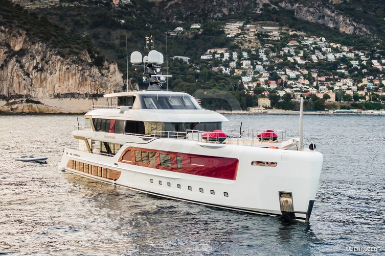 Quinta Essentia yacht exterior 20