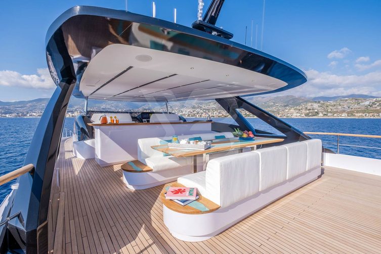 Neva yacht exterior 4