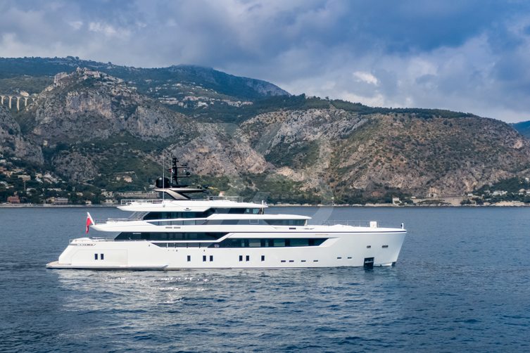 Cloud 9 yacht exterior 11