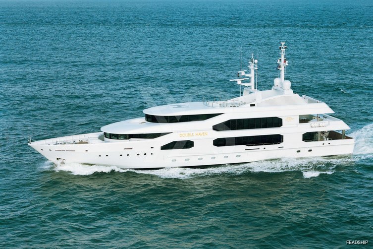 Double Haven yacht exterior 7