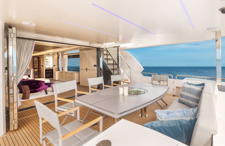 Amethyst yacht interior 44