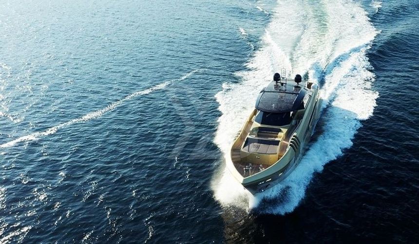 Aquila yacht exterior 2