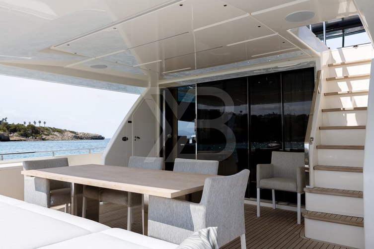 LewensLust yacht interior 5