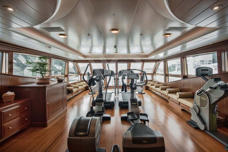 Paraffin yacht interior 27