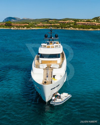 Penta yacht exterior 3