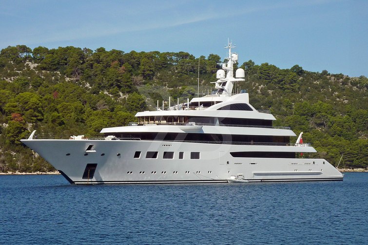 Eye yacht exterior 30