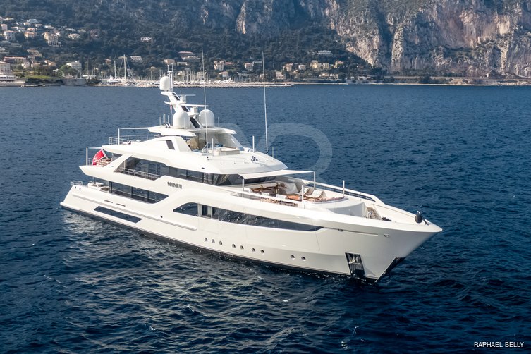 Somnium yacht exterior 10