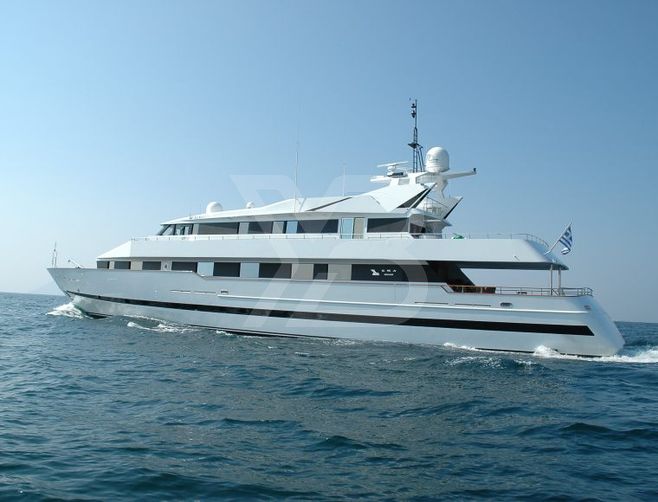 Bella Stella yacht exterior 2