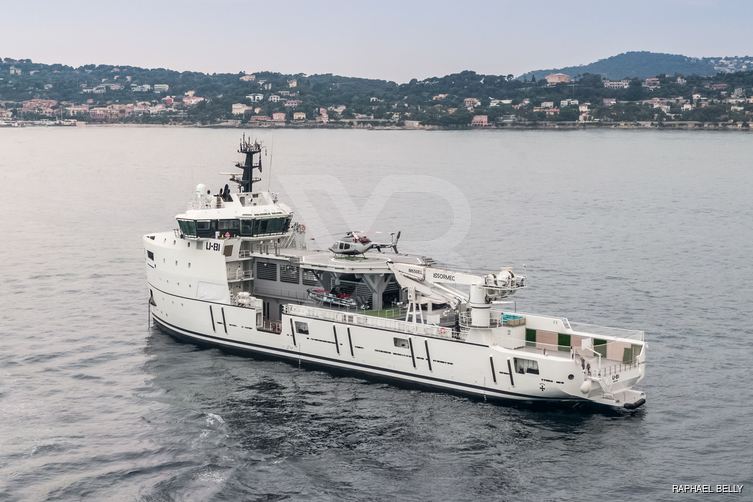 Wingman yacht exterior 5