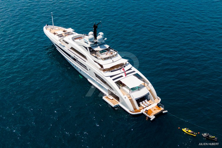 Illusion yacht exterior 10