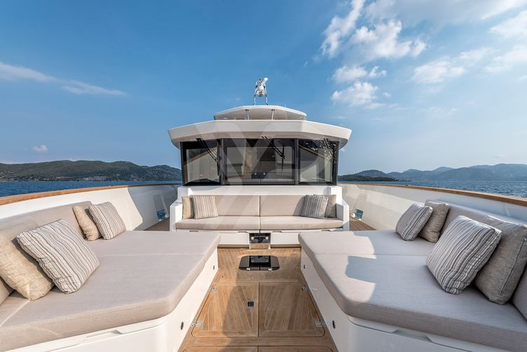 Lady Stefani yacht exterior 3