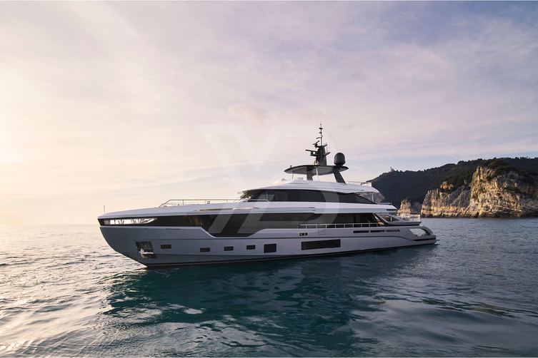 Tanelorn yacht exterior 2