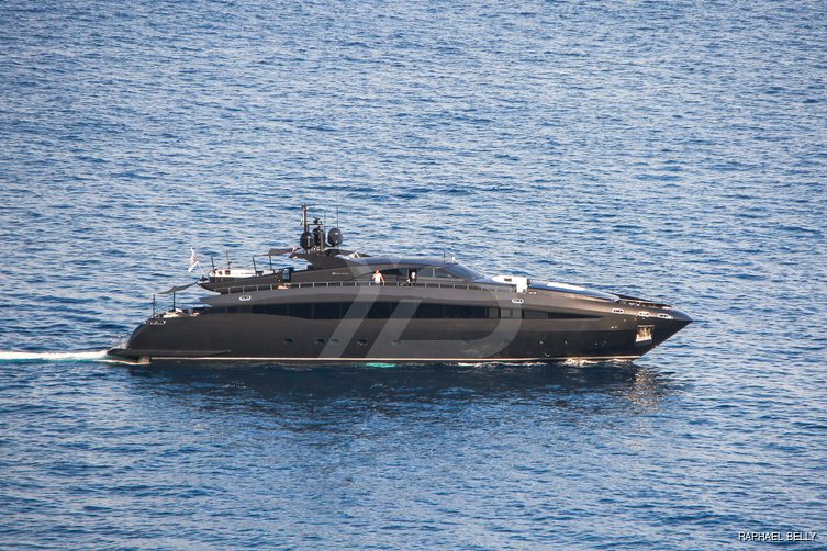 Aquila yacht exterior 2