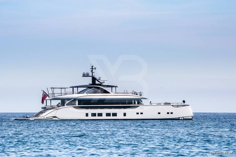Spring yacht exterior 2