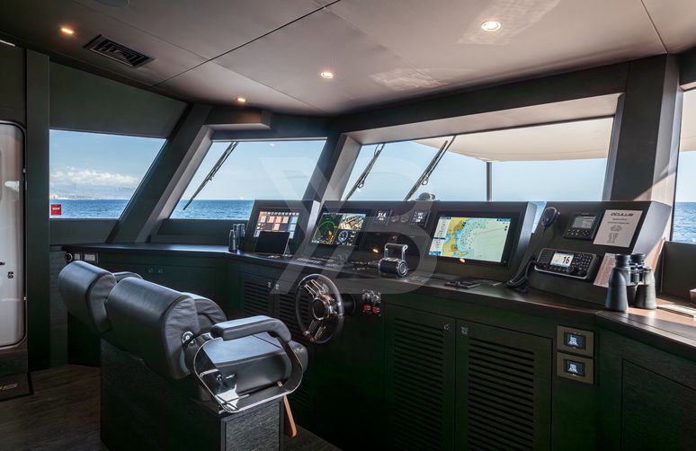 Oculus yacht interior 13