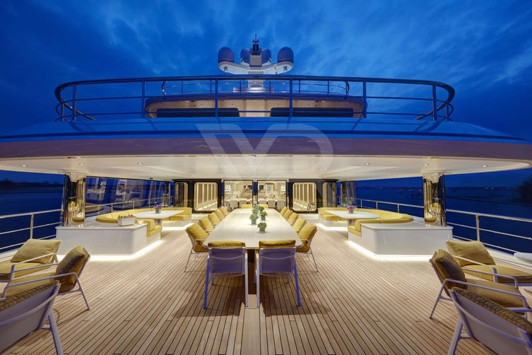 Aquarius yacht exterior 4