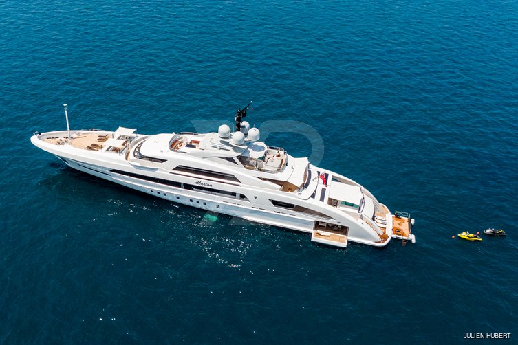 Illusion yacht exterior 9