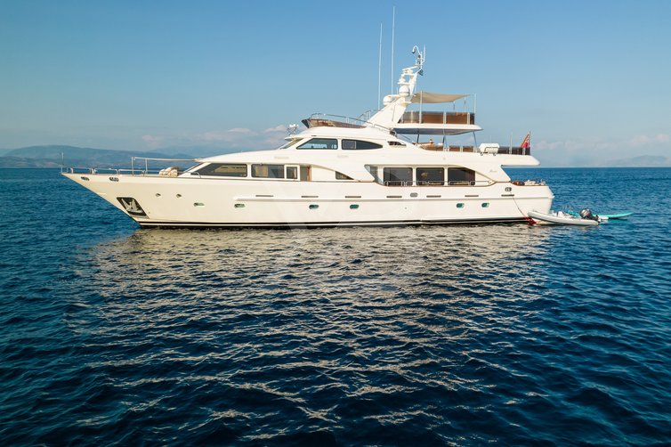 Endless Summer yacht exterior 2