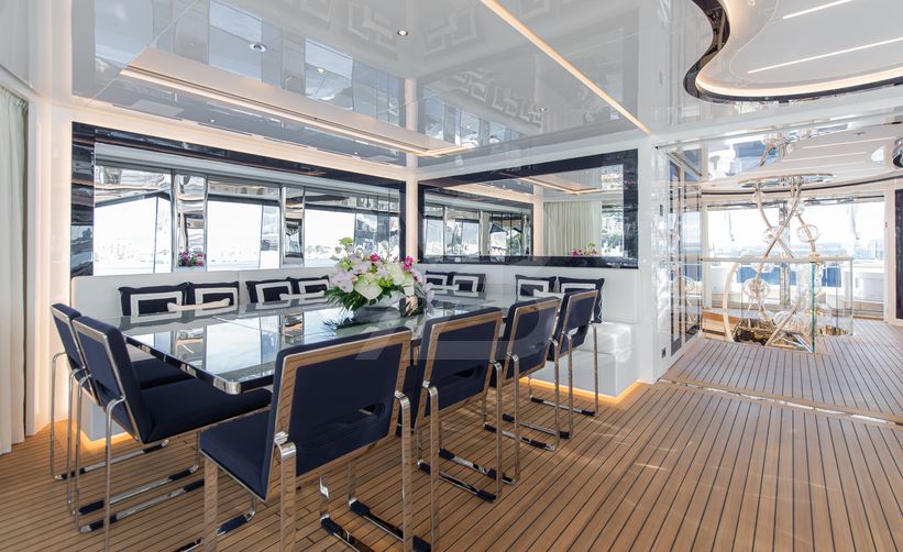 S5 yacht interior 10