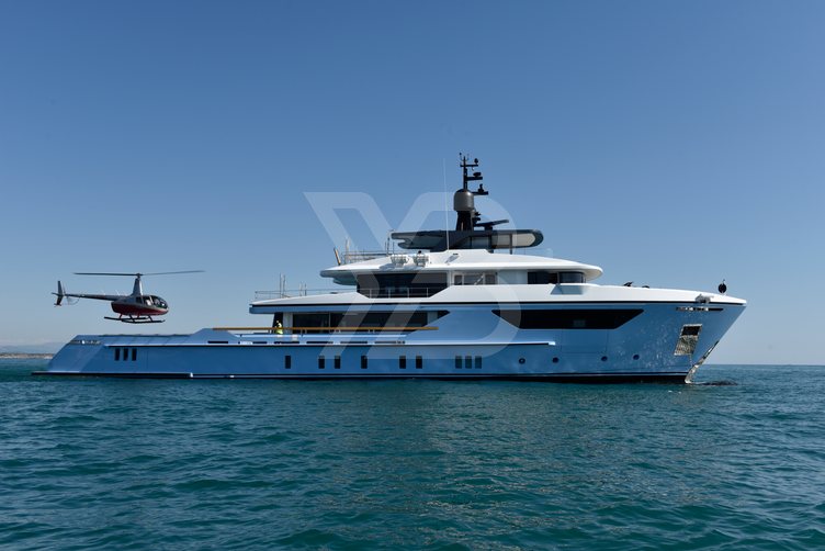 Ocean Dreamwalker III yacht exterior 2