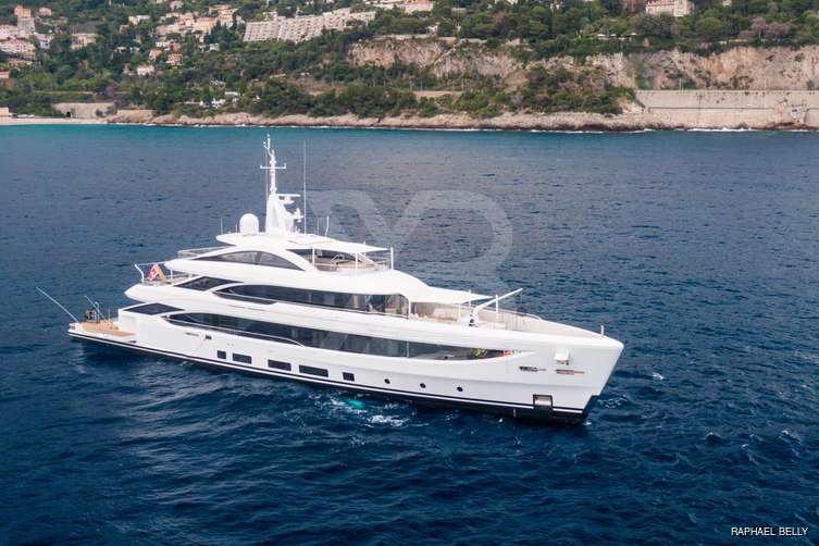 Lady I yacht exterior 12